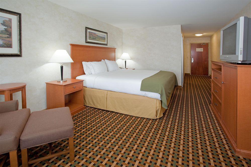 Holiday Inn Express Rawlins By Ihg Номер фото
